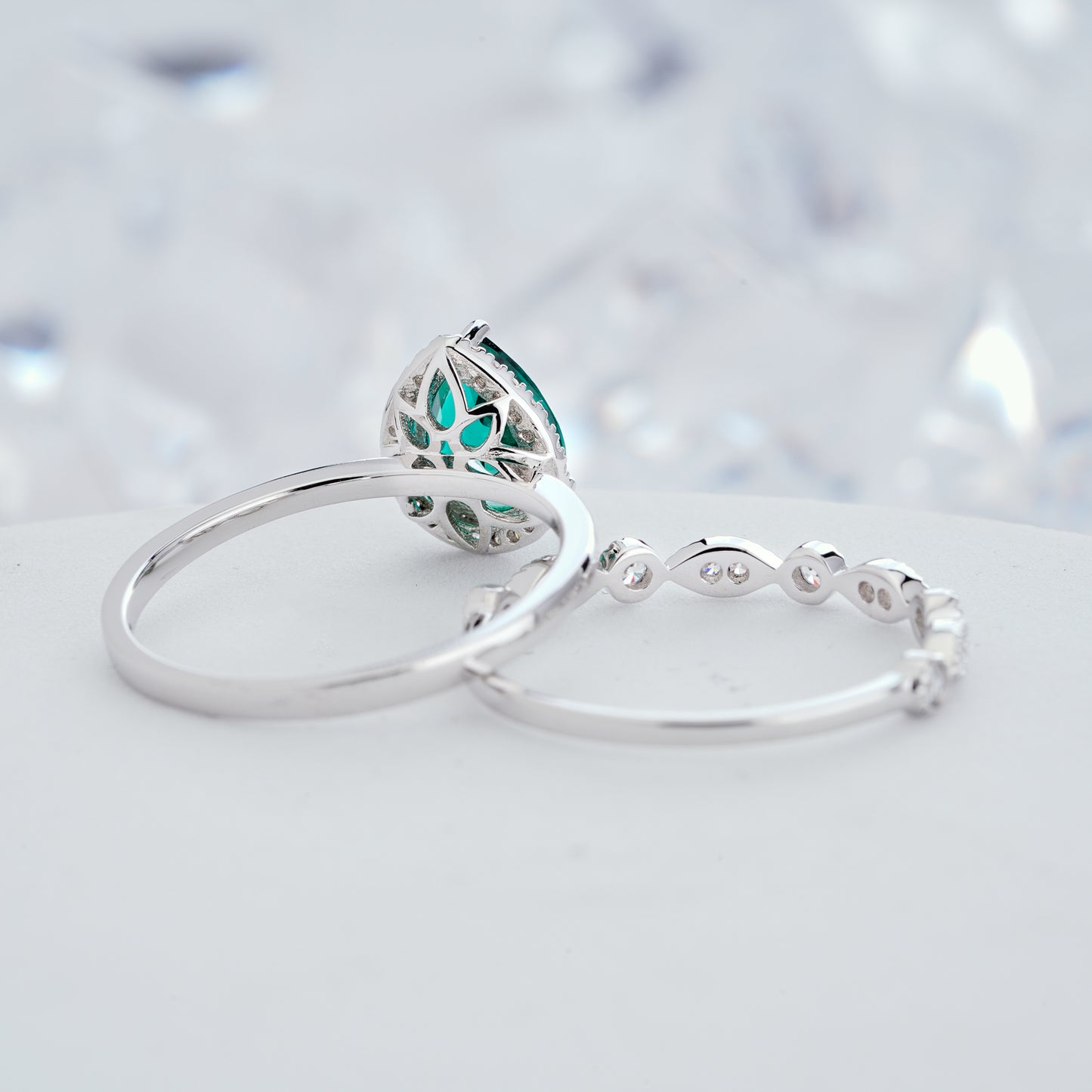 Pear Cut Emerald Engagement Diamond Ring Set in 14K/18K Gold - ShainJewelry