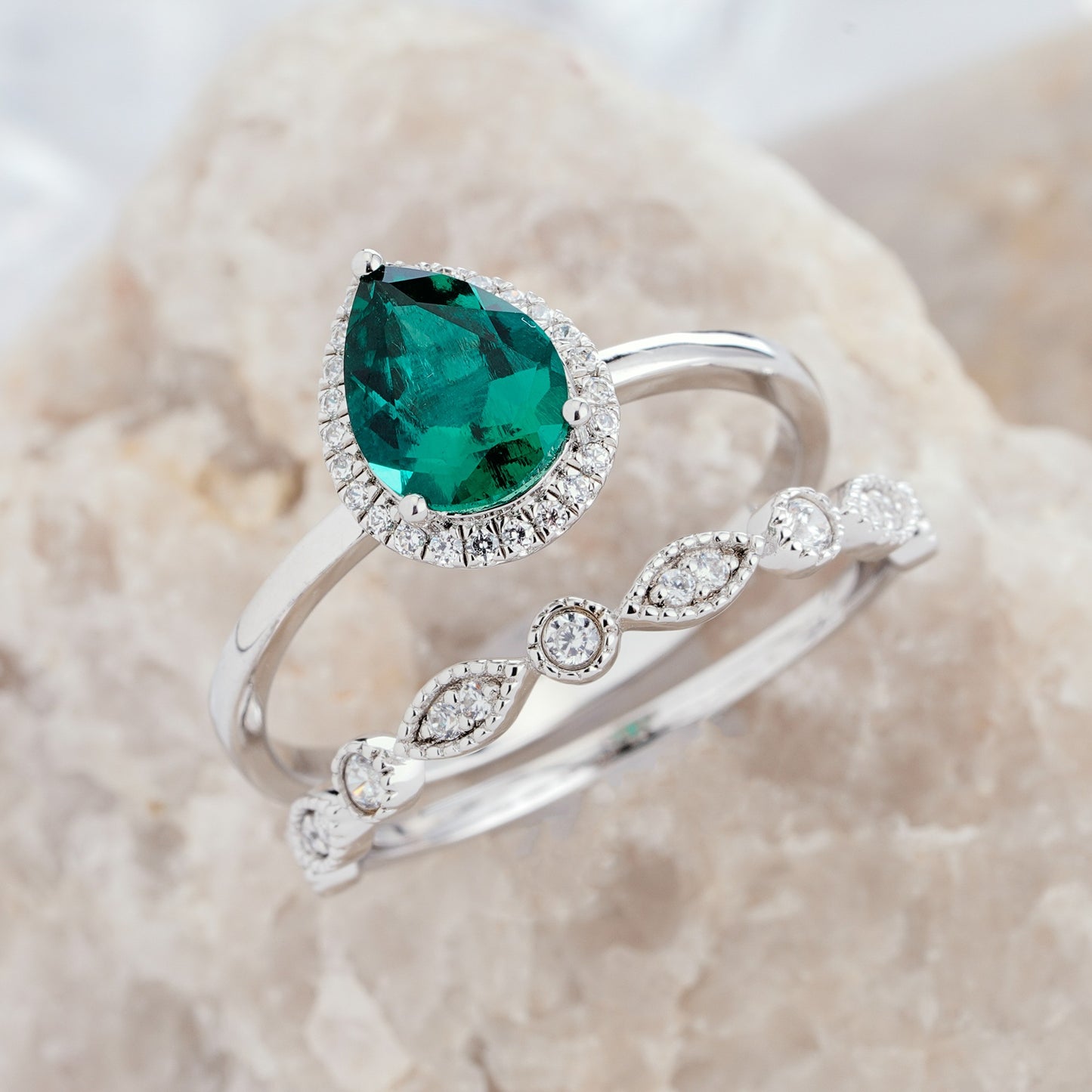 Pear Cut Emerald Engagement Diamond Ring Set in 14K/18K Gold - ShainJewelry
